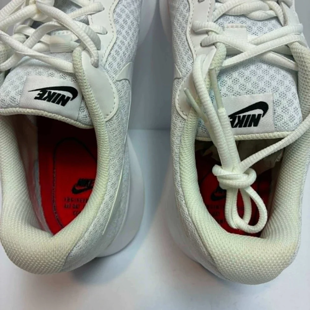 Nike Tanjun Running Shoes Womens 9.5 White Mesh Sneakers 812655-110